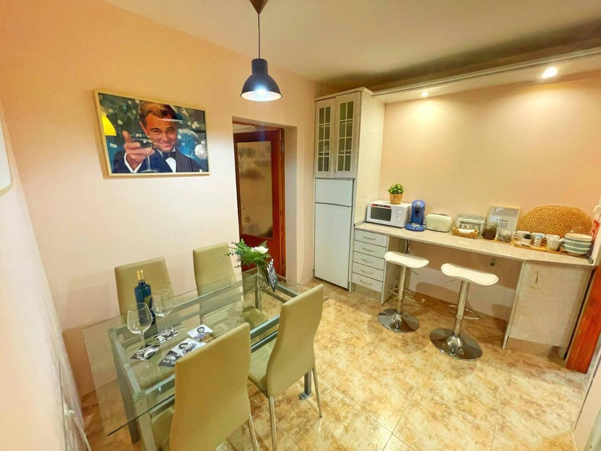 Caceres De Cine Apartment Bagian luar foto